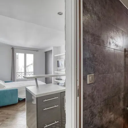 Apartment A Deux Pas De L'elysee Luxe Et Confort Au Coeur De